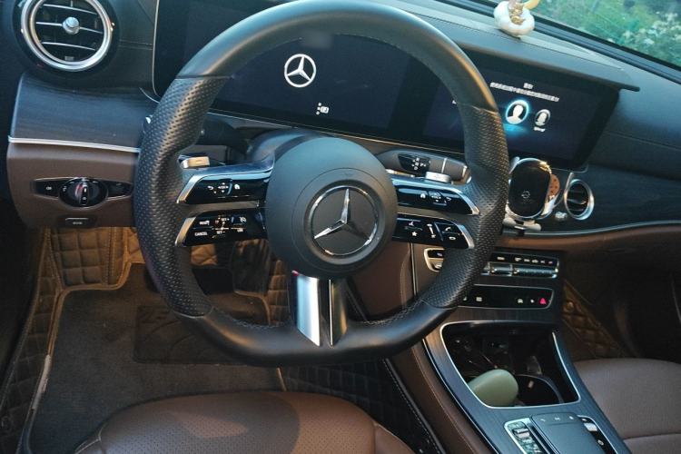Used Mercedes-Benz E-Class 2022 Second Facelift E 300 L Sporty and Stylish Edition Steering Wheel