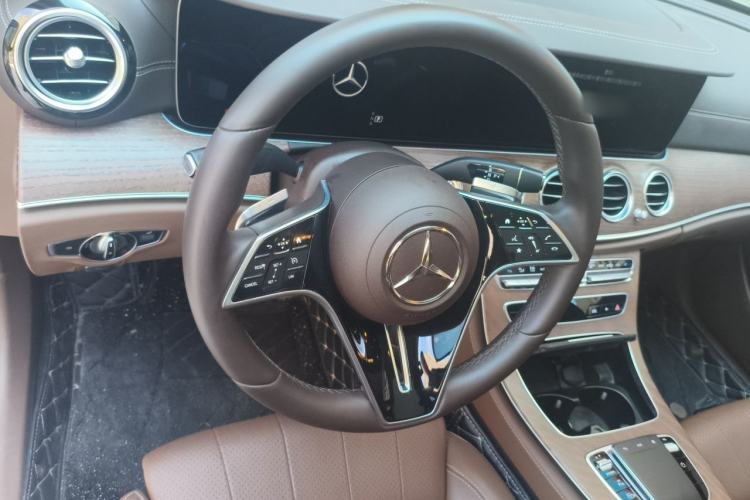 Used Mercedes-Benz E-Class 2022 Second Facelift E 300 L Fashion Edition Steering Wheel