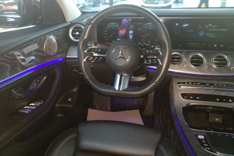 Used Mercedes-Benz E-Class 2022 Second Facelift E 300 L Sport Luxury Edition Steering Wheel
