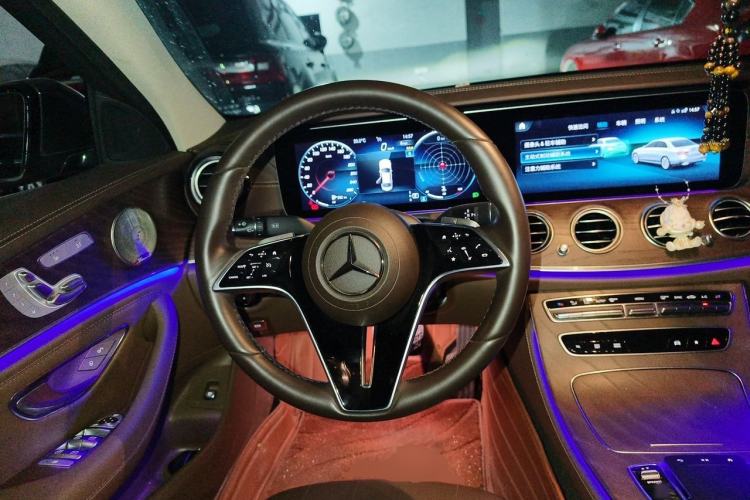 Used Mercedes-Benz E-Class 2022 Revised Version E 300 L Luxury Edition Steering Wheel