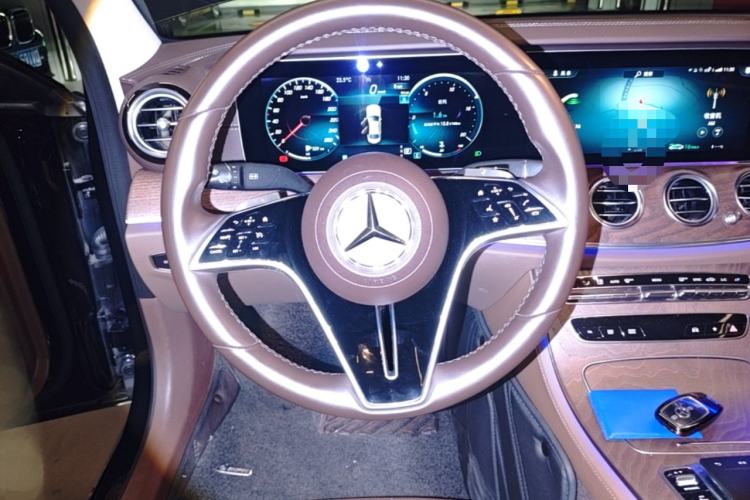 Used Mercedes-Benz E-Class 2022 Revised Version E 300 L Luxury Edition Steering Wheel