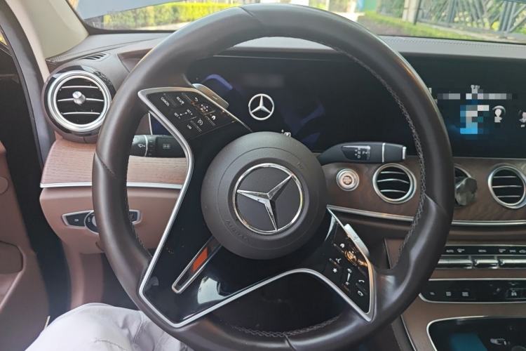 Used Mercedes-Benz E-Class 2022 Updated E 300 L Stylish Edition Steering Wheel