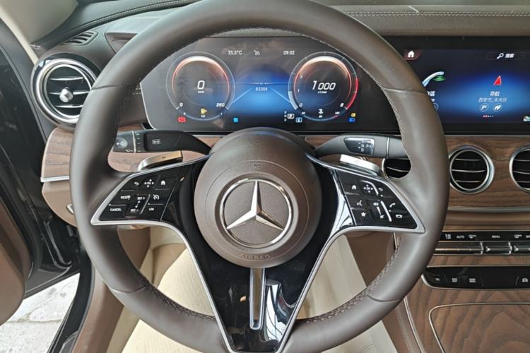 Used Mercedes-Benz E-Class 2022 Revised Version E 300 L Luxury Edition Steering Wheel