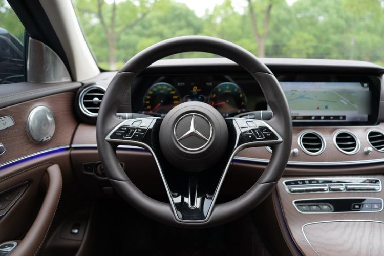 Used Mercedes-Benz E-Class 2022 Second Facelift E 260 L Steering Wheel