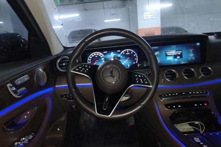 Used Mercedes-Benz E-Class 2022 Updated E 300 L Luxury Edition Steering Wheel