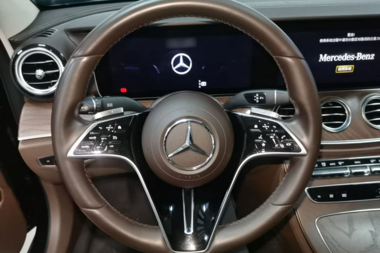 Used Mercedes-Benz E-Class 2022 Updated E 300 L Luxury Edition Steering Wheel