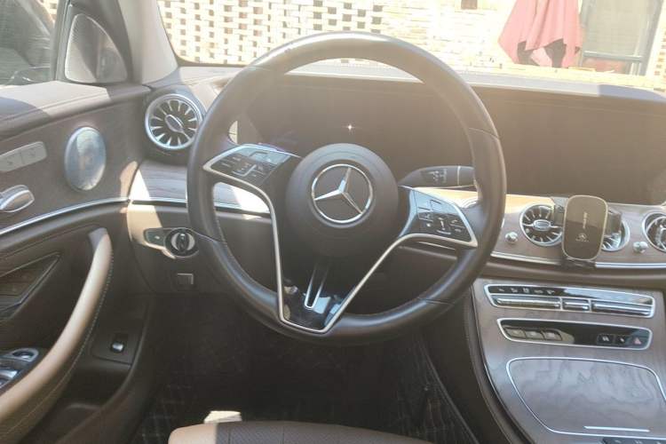 Used Mercedes-Benz E-Class 2022 E 260 L Steering Wheel
