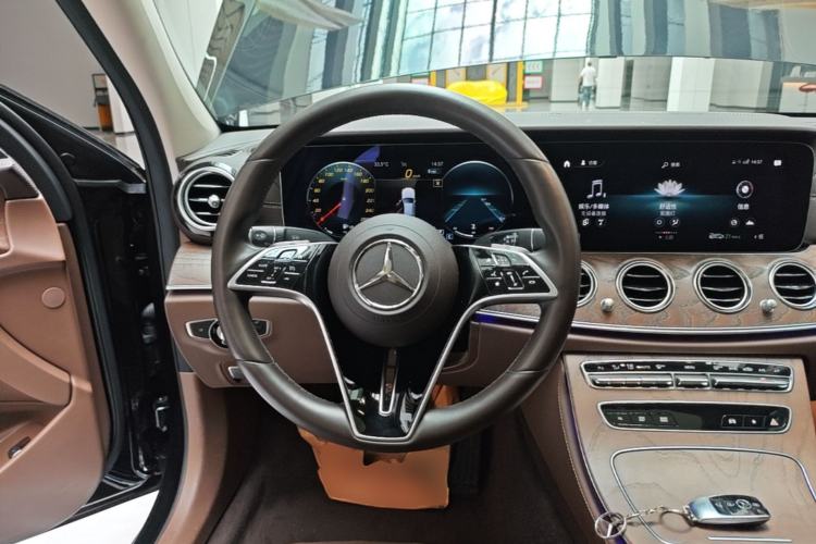 Used Mercedes-Benz E-Class 2022 Second Facelift E 300 L Luxury Edition Steering Wheel
