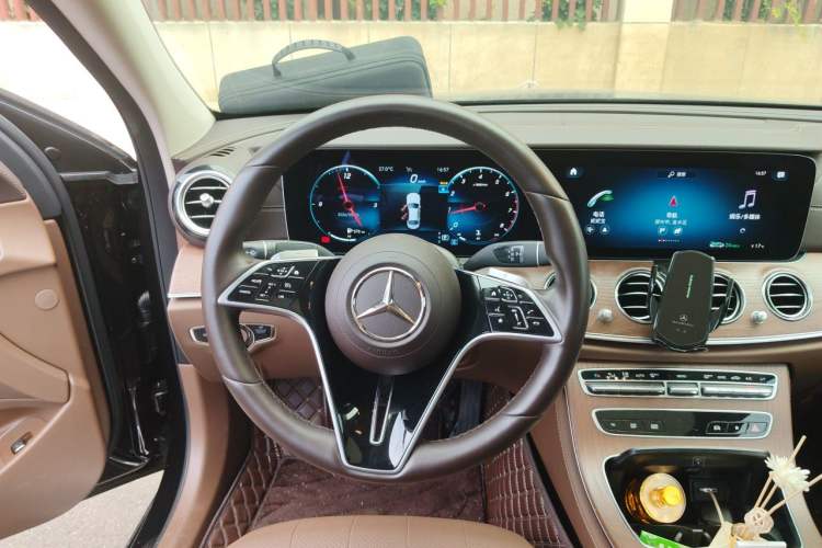 Used Mercedes-Benz E-Class 2022 Revised Version E 300 L Fashion Edition Steering Wheel