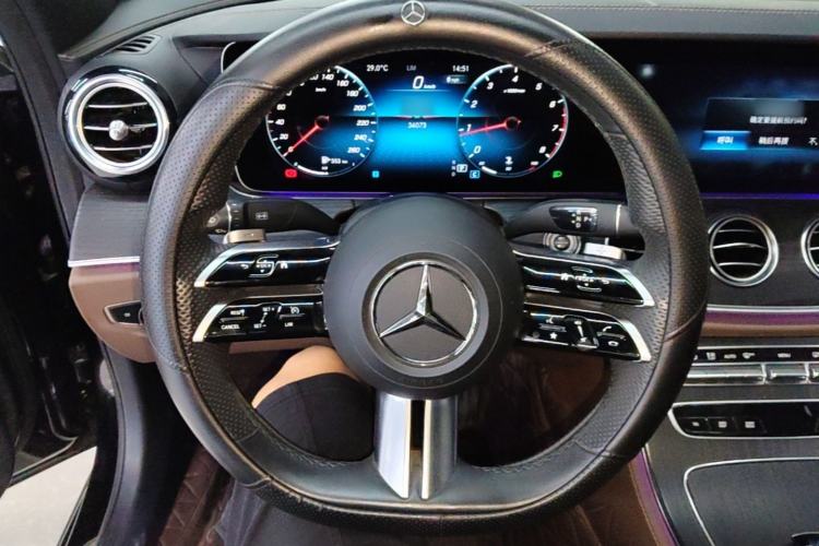 Used Mercedes-Benz E-Class 2022 Revised Version E 300 L Sport Luxury Edition Steering Wheel