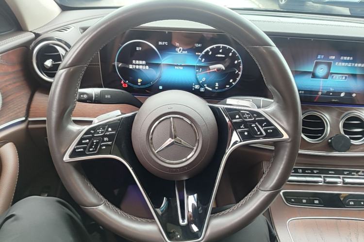 Used Mercedes-Benz E-Class 2022 Revised Version E 300 L Luxury Edition Steering Wheel