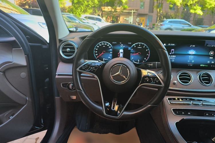 Used Mercedes-Benz E-Class 2022 E 260 L Steering Wheel