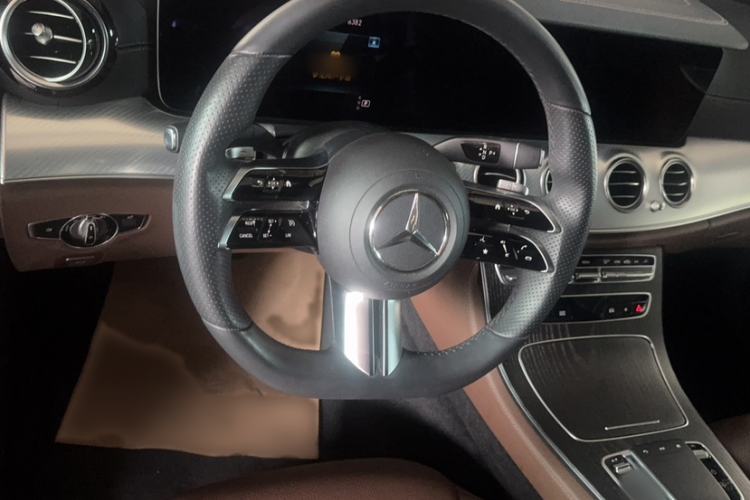 Used Mercedes-Benz E-Class 2022 Revised Version E 300 L Sport Luxury Edition Steering Wheel