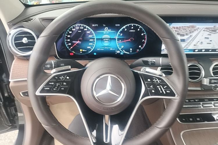 Used Mercedes-Benz E-Class 2022 Updated E 260 L Steering Wheel