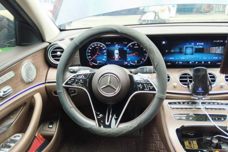 Used Mercedes-Benz E-Class 2022 Revised Version E 300 L Luxury Edition Steering Wheel