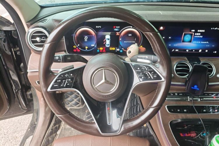 Used Mercedes-Benz E-Class 2022 Updated E 300 L Luxury Edition Steering Wheel