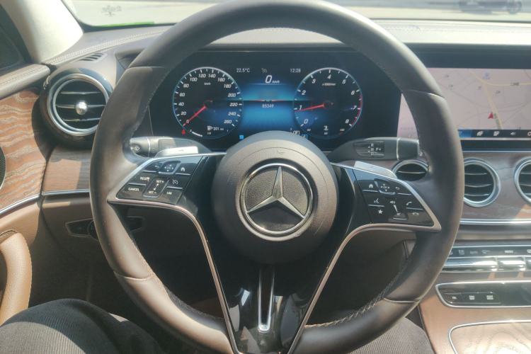 Used Mercedes-Benz E-Class 2022 Second Facelift E 300 L Fashion Edition Steering Wheel