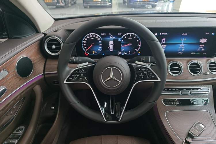 Used Mercedes-Benz E-Class 2022 Second Facelift E 300 L Fashion Edition Steering Wheel
