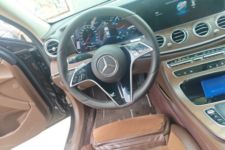 Used Mercedes-Benz E-Class 2022 Second Facelift E 300 L Fashion Edition Steering Wheel