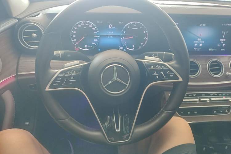 Used Mercedes-Benz E-Class 2022 Second Facelift E 300 L Luxury Edition Steering Wheel