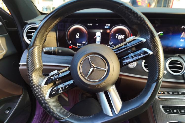 Used Mercedes-Benz E-Class 2022 Revised E 300 L Sport Luxury Edition Steering Wheel