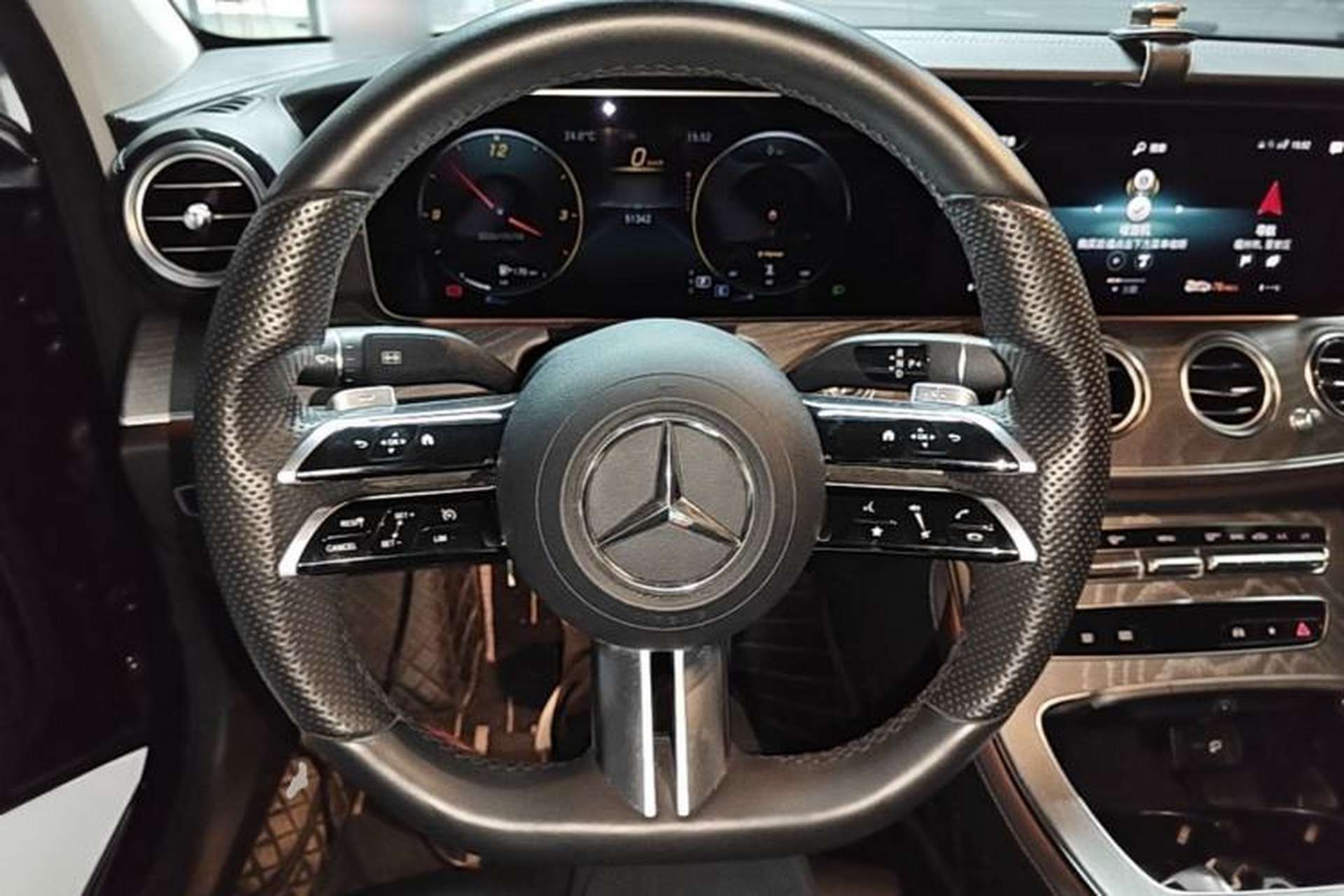 Used Mercedes-Benz E-Class 2022 Revised E 300 L Sporty and Stylish Edition Steering Wheel