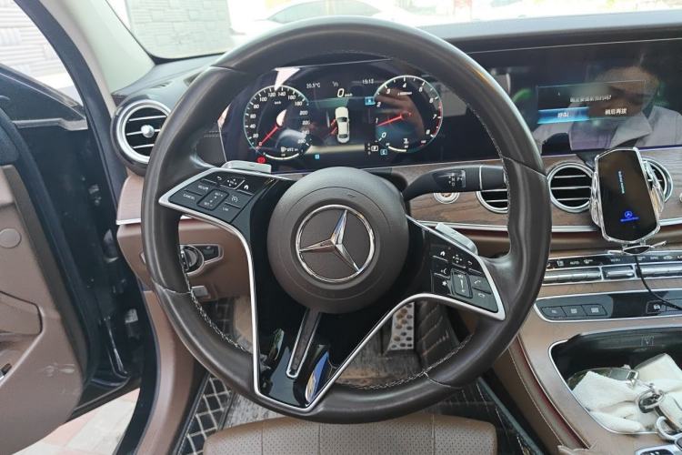 Used Mercedes-Benz E-Class 2022 Second Facelift E 300 L Luxury Edition Steering Wheel