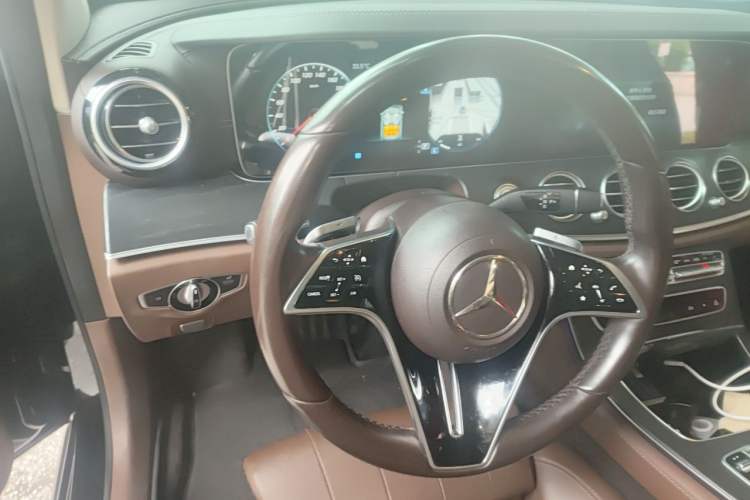 Used Mercedes-Benz E-Class 2022 Second Facelift E 300 L Fashion Edition Steering Wheel