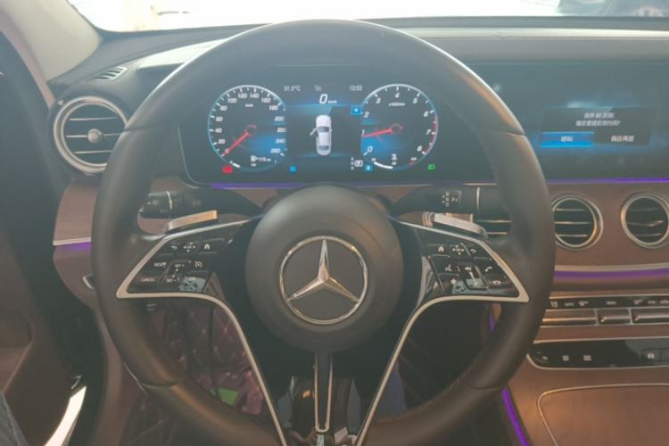 Used Mercedes-Benz E-Class 2022 Second Facelift E 300 L Fashion Edition Steering Wheel