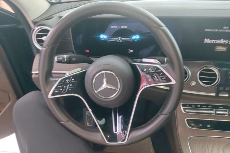 Used Mercedes-Benz E-Class 2022 Updated E 260 L Steering Wheel