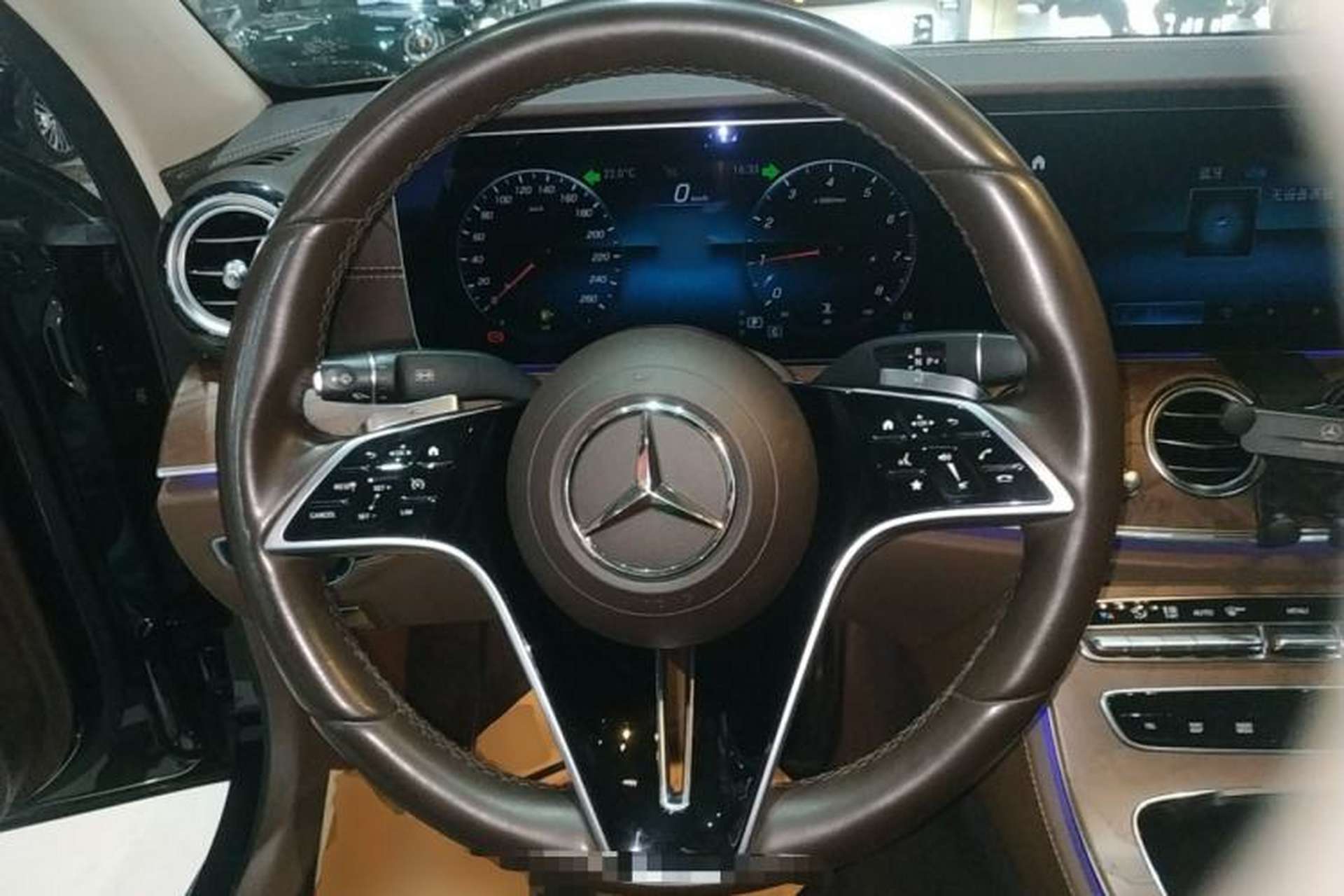 Used Mercedes-Benz E-Class 2022 Updated E 300 L Luxury Edition Steering Wheel