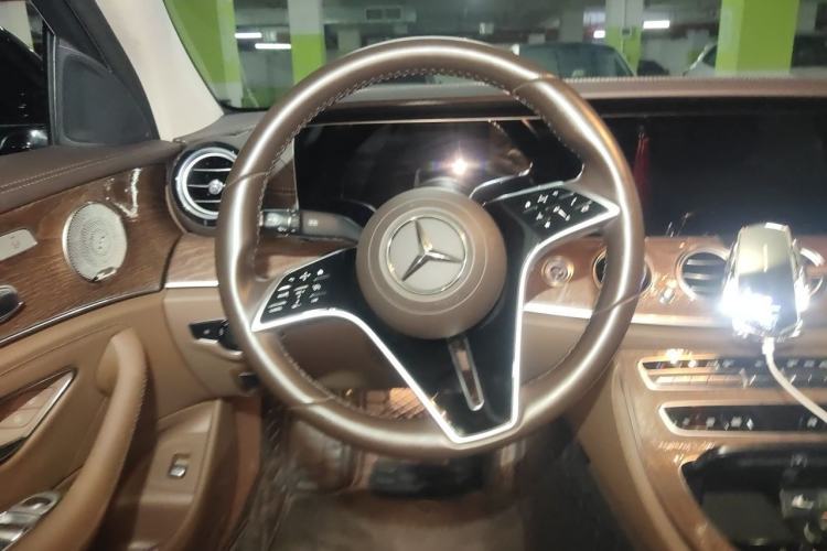 Used Mercedes-Benz E-Class 2022 Updated E 300 L Luxury Edition Steering Wheel