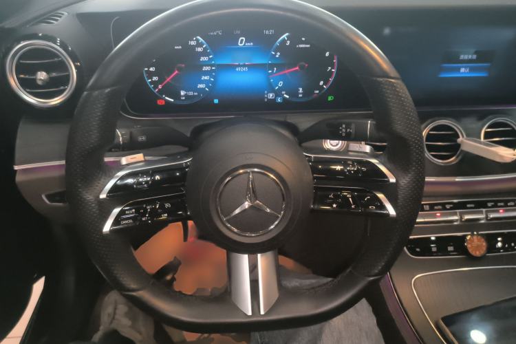 Used Mercedes-Benz E-Class 2022 Revised E 300 L Sport Luxury Edition Steering Wheel