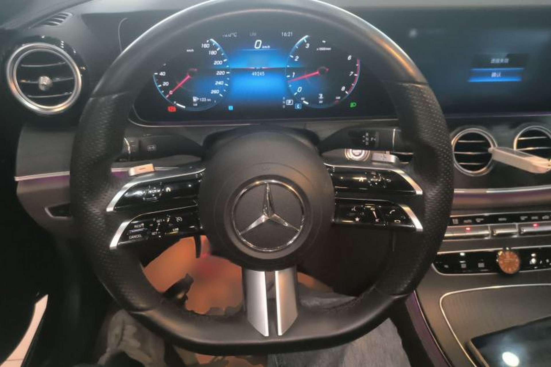 Used Mercedes-Benz E-Class 2022 Revised E 300 L Sport Luxury Edition Steering Wheel
