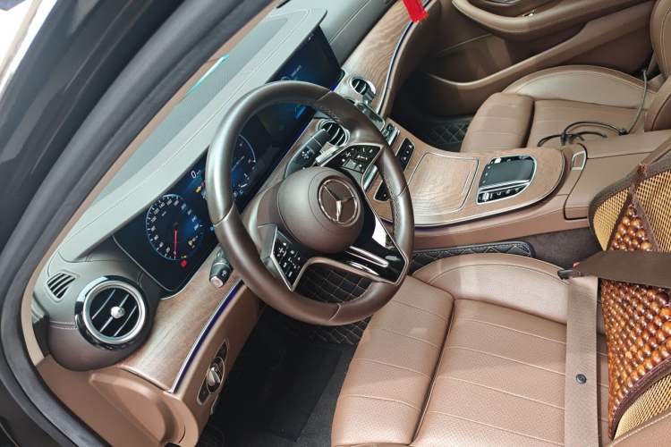 Used Mercedes-Benz E-Class 2022 Second Facelift E 300 L Fashion Edition Steering Wheel