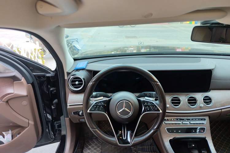 Used Mercedes-Benz E-Class 2022 Updated E 300 L Stylish Edition Steering Wheel
