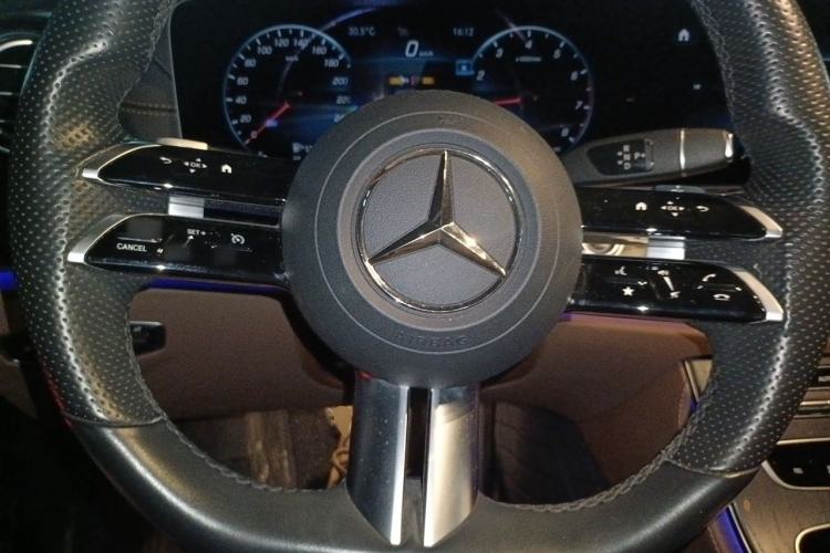 Used Mercedes-Benz E-Class 2022 Revised E 300 L Sport Prestige Edition Steering Wheel