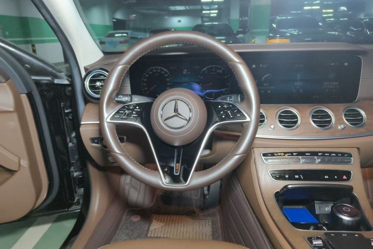 Used Mercedes-Benz E-Class 2022 Revised Version E 300 L Luxury Edition Steering Wheel