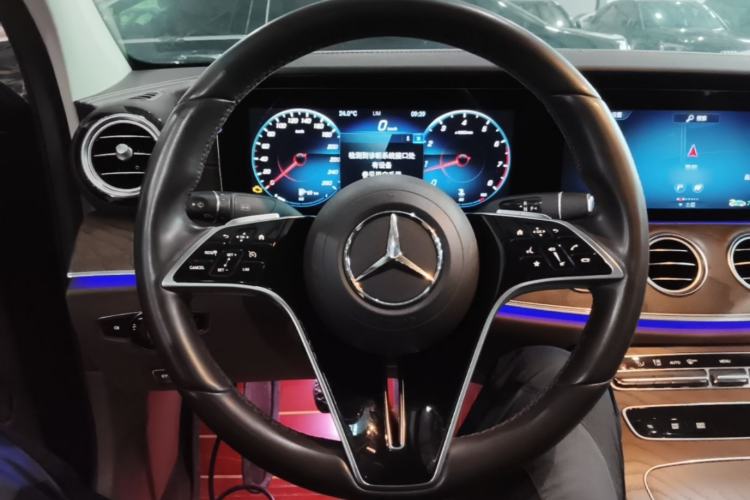 Used Mercedes-Benz E-Class 2022 Revised Version E 300 L Luxury Edition Steering Wheel