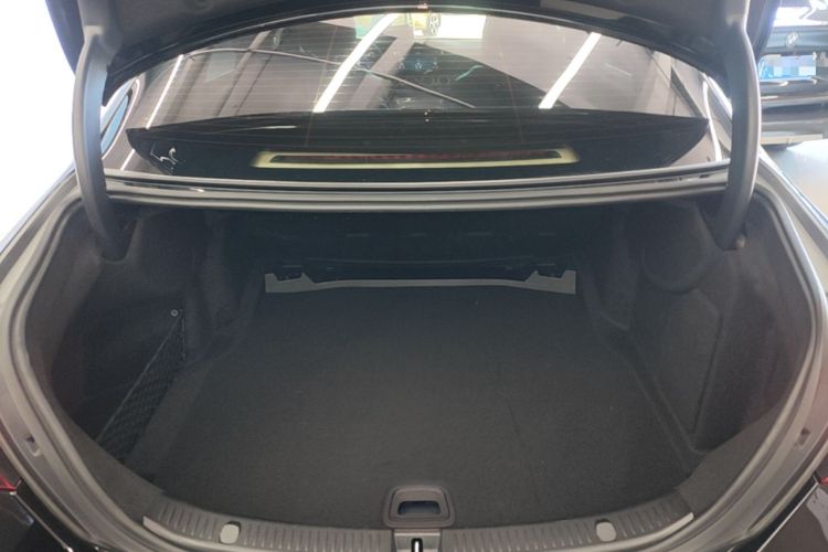 Used Mercedes-Benz E-Class 2022 Second Facelift E 260 L Trunk