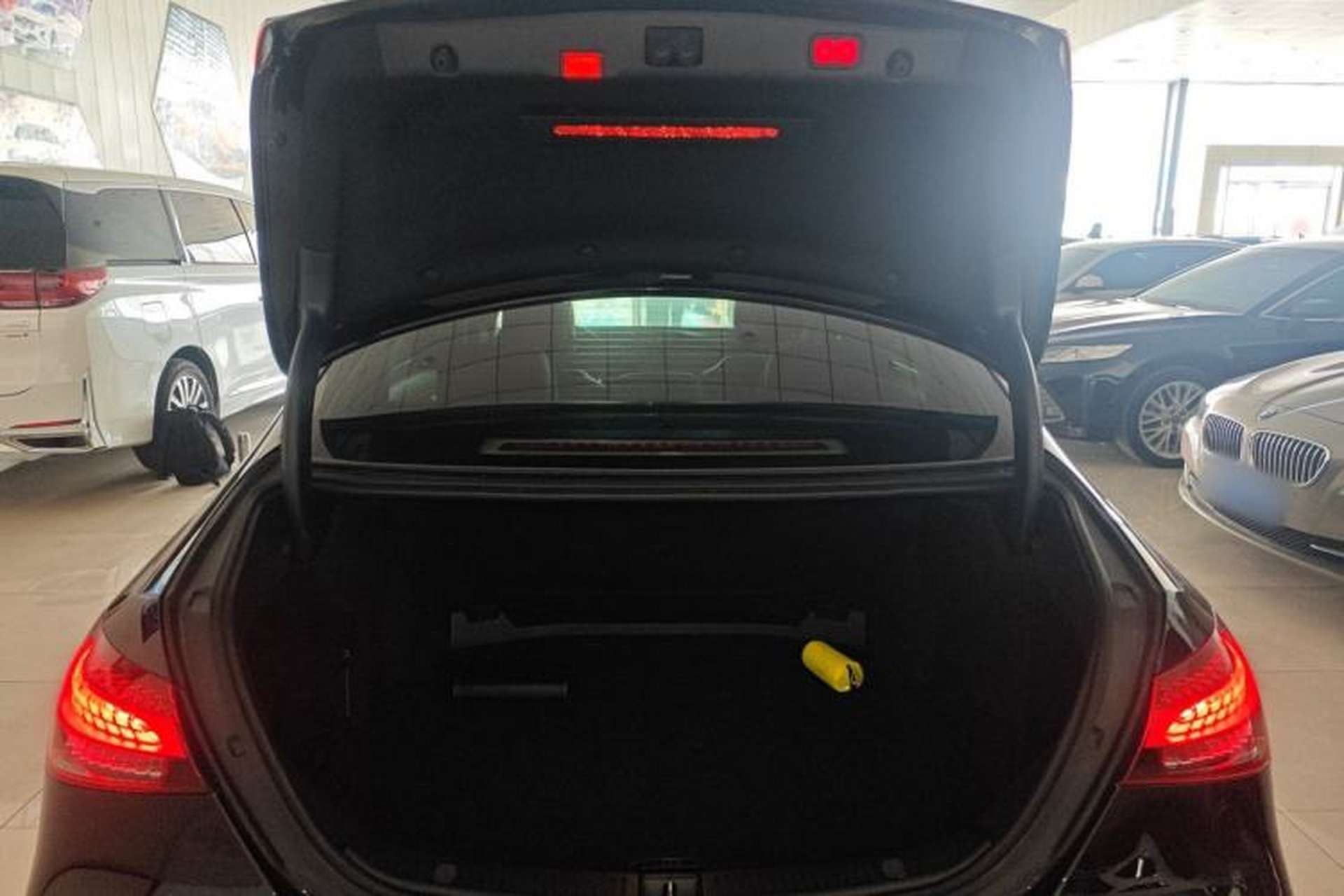 Used Mercedes-Benz E-Class 2022 Second Facelift E 300 L Fashion Edition Trunk