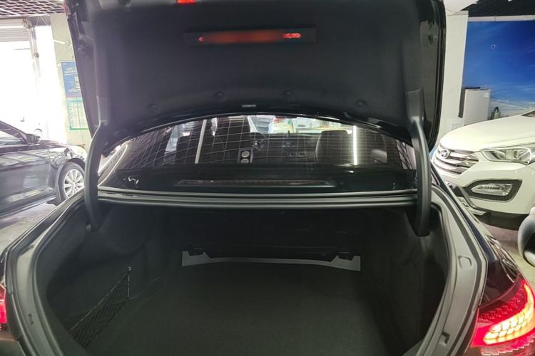 Used Mercedes-Benz E-Class 2022 Second Facelift E 300 L Sporty and Stylish Edition Trunk