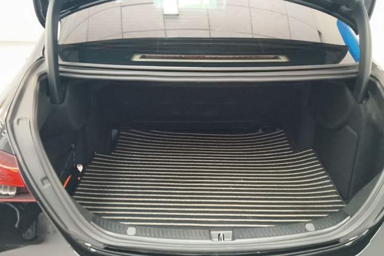 Used Mercedes-Benz E-Class 2022 Revised Version E 300 L Luxury Edition Trunk