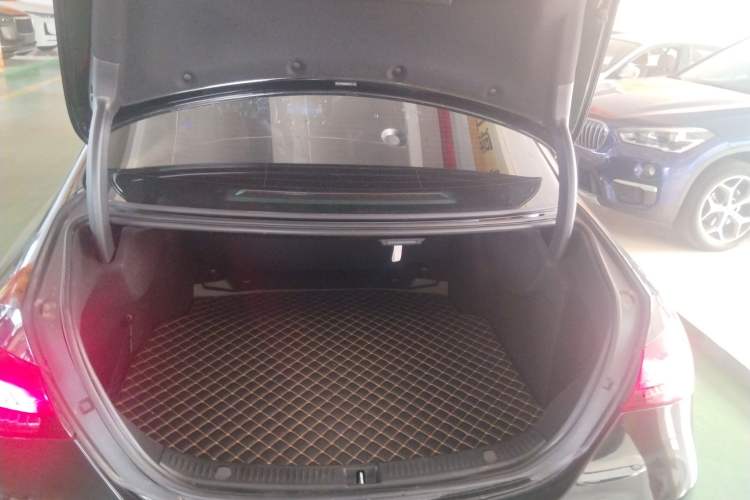 Used Mercedes-Benz E-Class 2022 E 260 Stylish Sports Edition Trunk