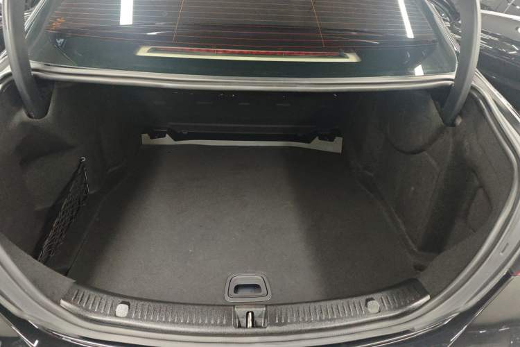 Used Mercedes-Benz E-Class 2022 Second Facelift E 300 L Luxury Edition Trunk