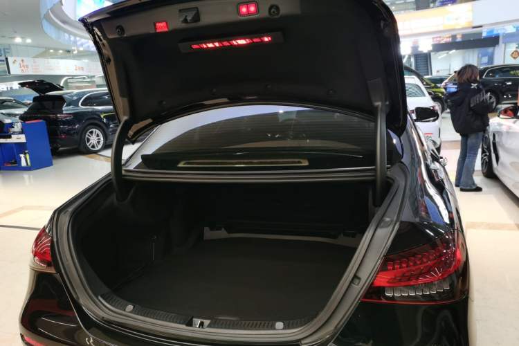 Used Mercedes-Benz E-Class 2022 Second Facelift E 300 L Luxury Edition Trunk