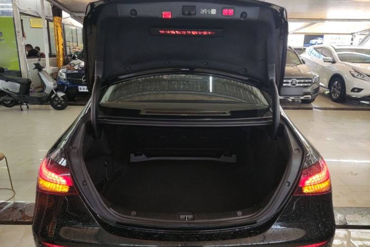 Used Mercedes-Benz E-Class 2022 Revised Version E 300 L Luxury Edition Trunk