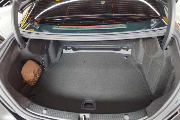 Used Mercedes-Benz E-Class 2022 Second Facelift E 300 L Sport Luxury Edition Trunk