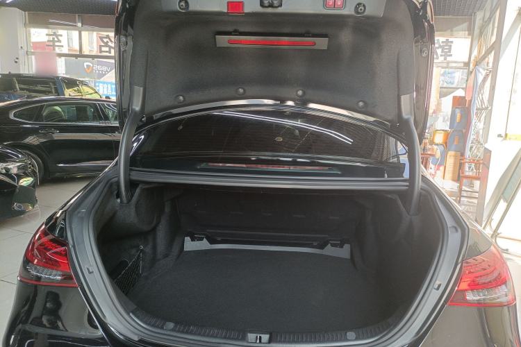 Used Mercedes-Benz E-Class 2022 Updated E 300 L Luxury Edition Trunk