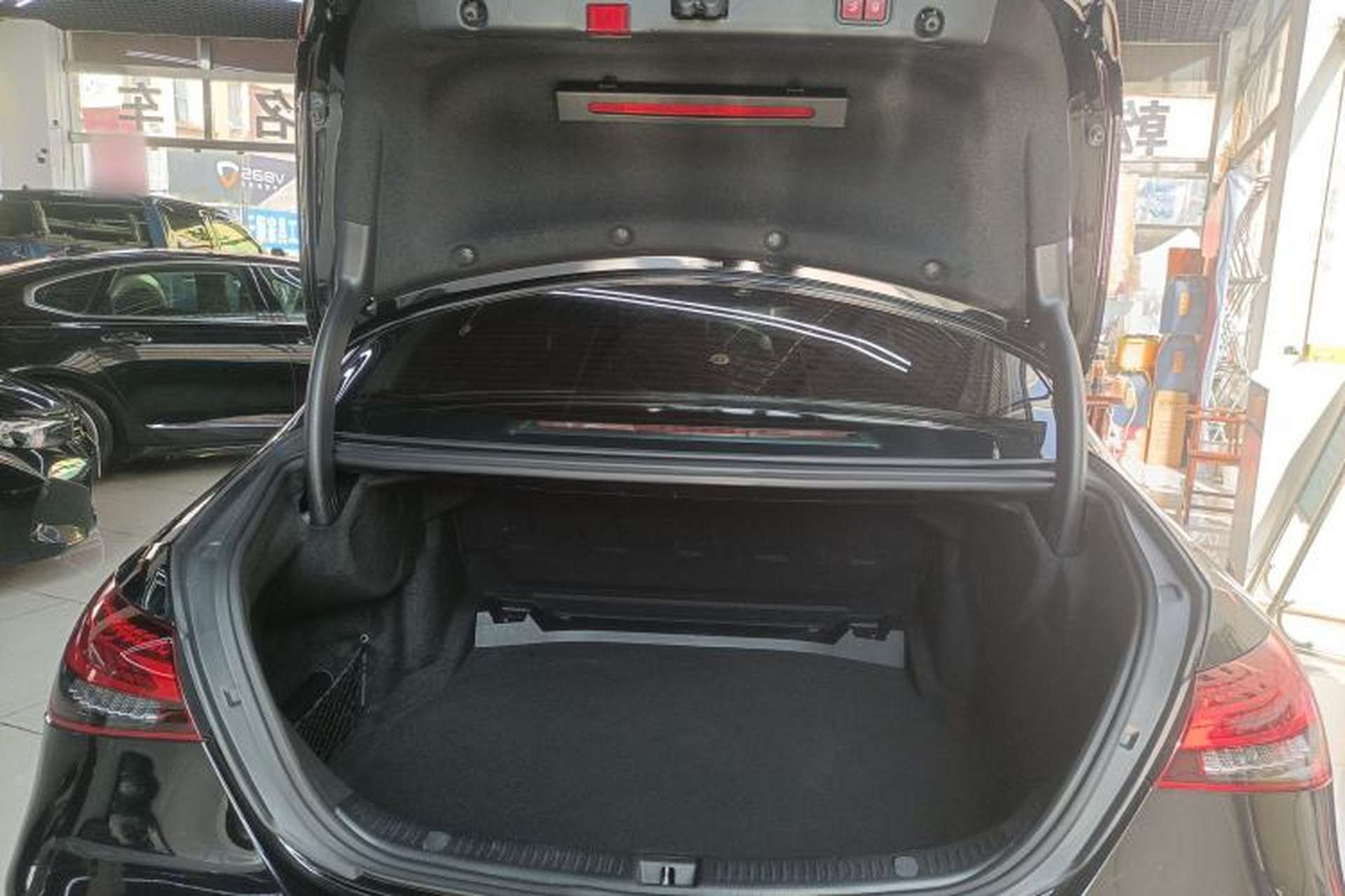 Used Mercedes-Benz E-Class 2022 Updated E 300 L Luxury Edition Trunk